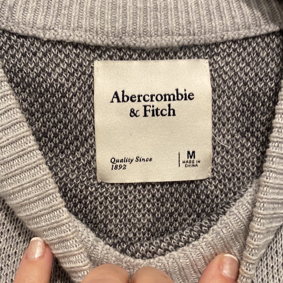 Abercrombie & Fitch Leopard Print Sweater - Picture 3 of 4